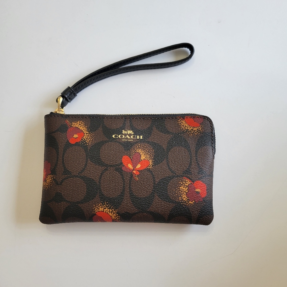 Coach floral corner zip wristlet wallet with zipper NWT